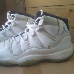 Jordan 11 Legend Blue 5.5 from 2009 (used)